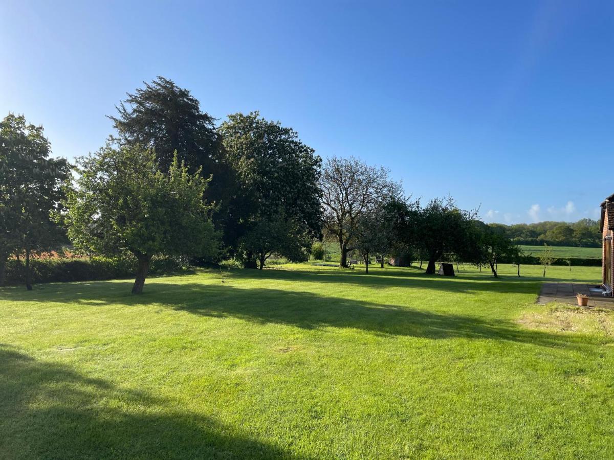 Little Park Farm Queen Anne Farmhouse & Apartments Stratfield Mortimer エクステリア 写真