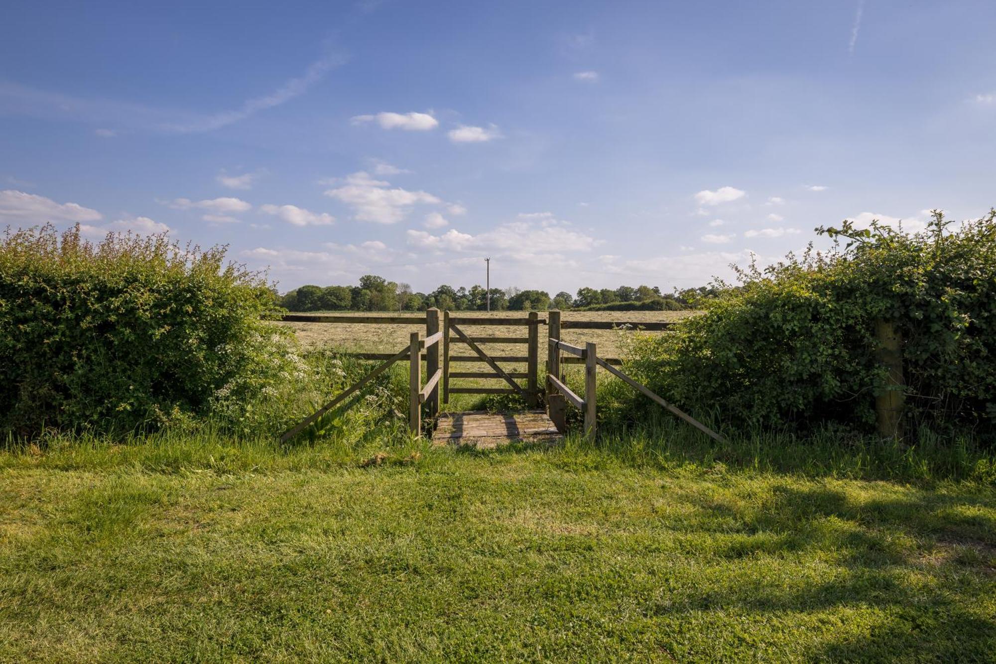 Little Park Farm Queen Anne Farmhouse & Apartments Stratfield Mortimer エクステリア 写真