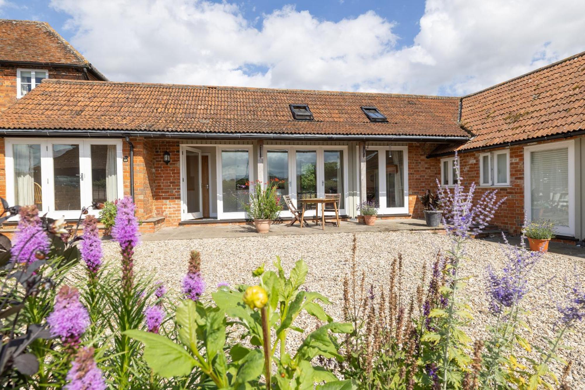 Little Park Farm Queen Anne Farmhouse & Apartments Stratfield Mortimer エクステリア 写真
