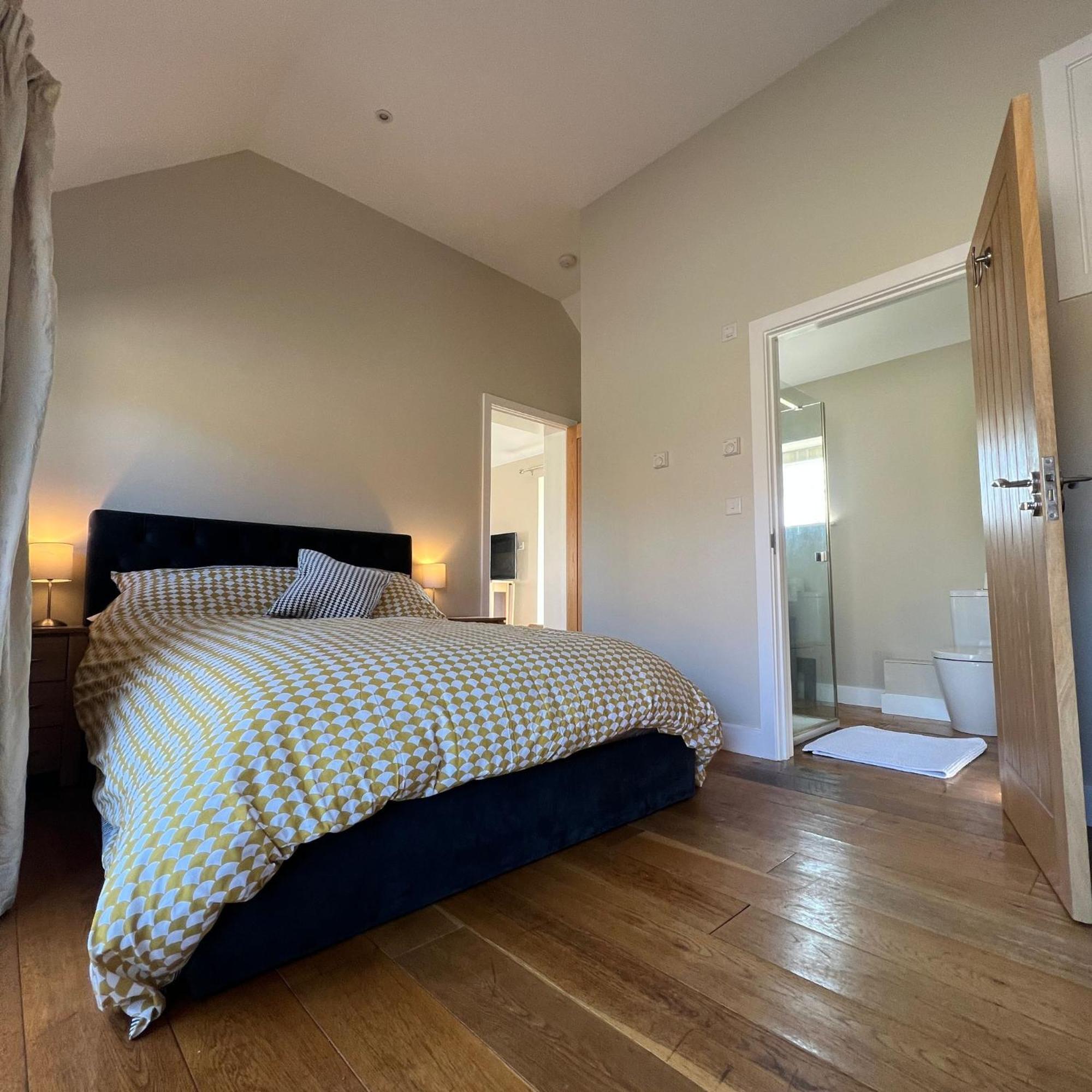 Little Park Farm Queen Anne Farmhouse & Apartments Stratfield Mortimer エクステリア 写真